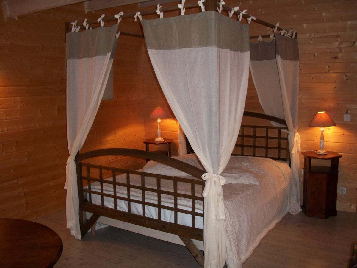 Le Pre Joli Hotell Beaugas Exteriör bild