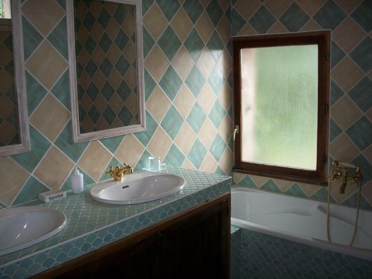 Le Pre Joli Hotell Beaugas Exteriör bild